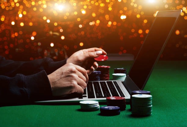 max toto mobile app interface showing live football markets and casino games