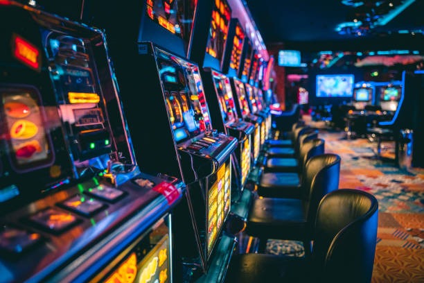Auto Roulette wheel interface showing betting zones and real-time spin results